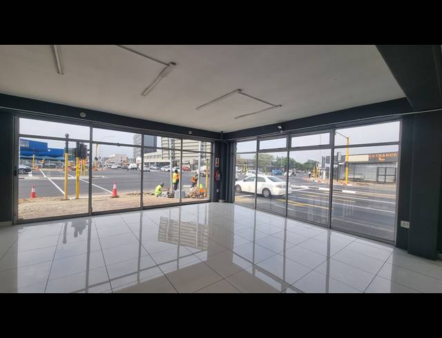 824M² RETAIL TO LET IN GOODWOOD CENTRAL